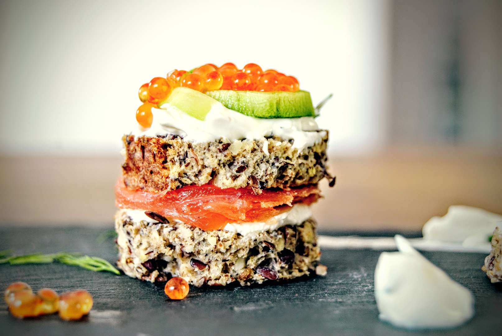 Rezept: Low Carb Lachs Schnittchen mit Kaviar - Choose Your Level™