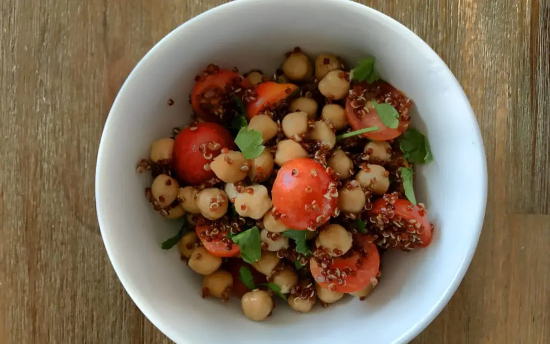 Paleo Rezept: Quinoa Bowl mit Kichererbsen